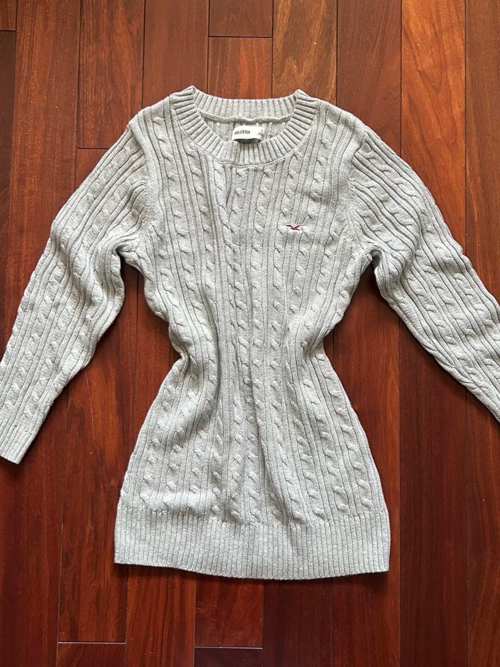 Hollister Grey Cable-Knit Sweater 🤍